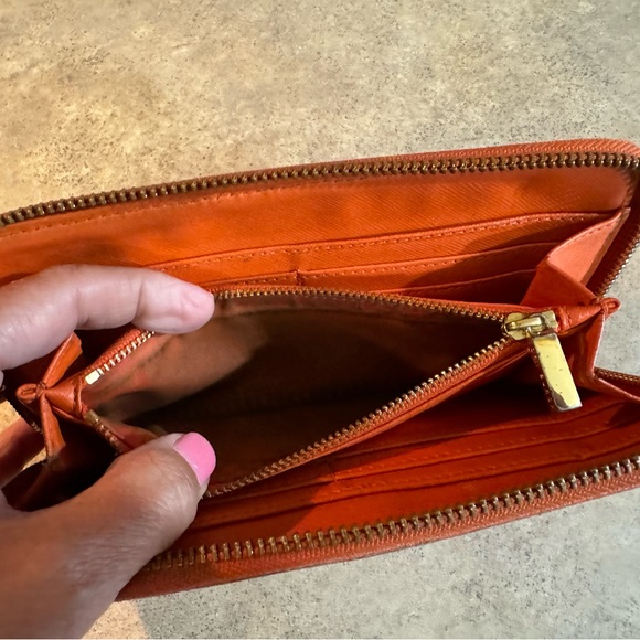 Tory Burch zipper wallet - Picture 8 of 9